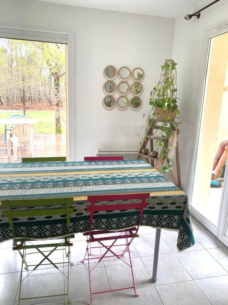 Maison en lisière de forêt avec jacuzzi photo 2