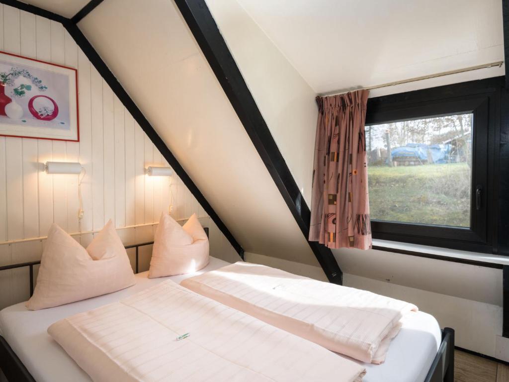 Holiday Home Waldferienpark Gerolstein-11 by Interhome photo 3