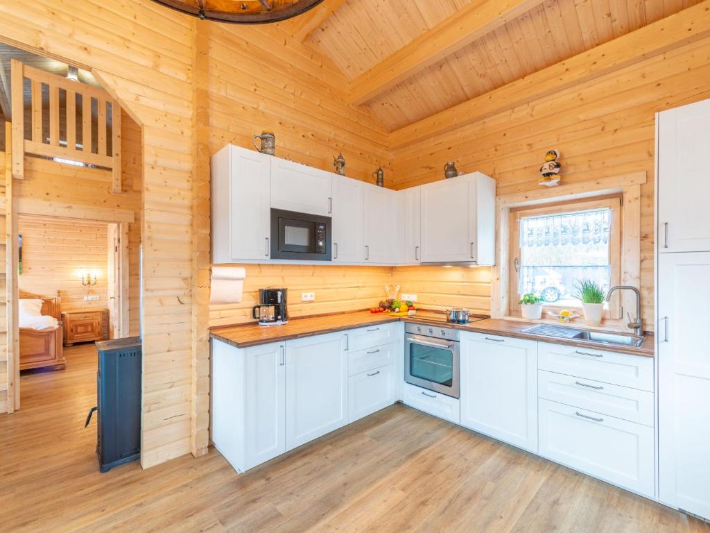 Holiday Home Chalet Toni mit Sauna by Interhome photo 4
