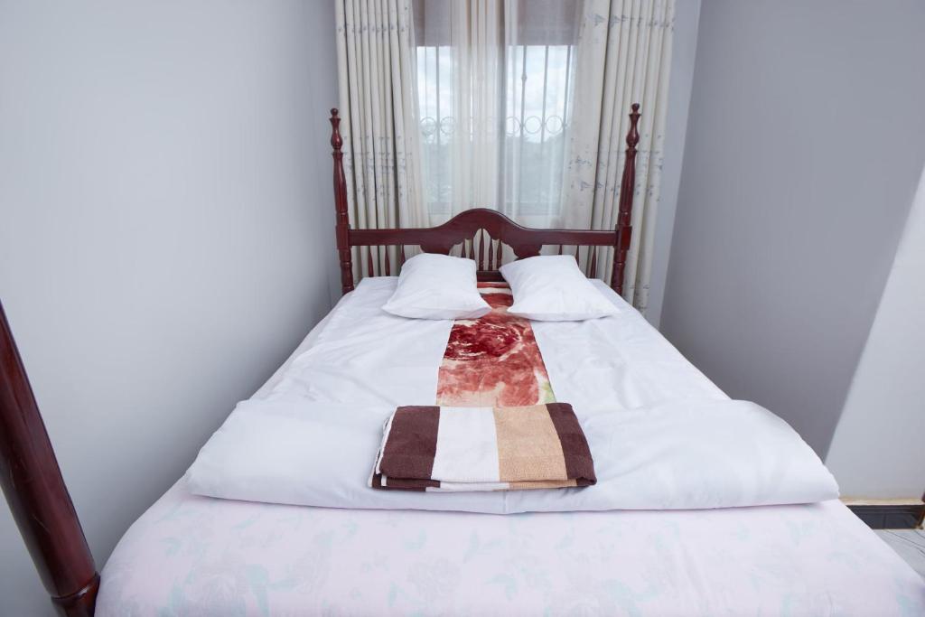 Yobo's Complex Guest House photo 3