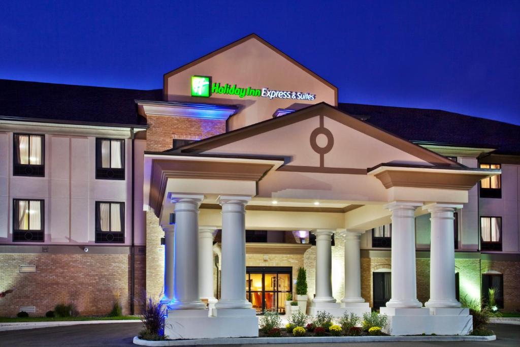 Holiday Inn Express Hotel & Suites Crawfordsville, an IHG Hotel image