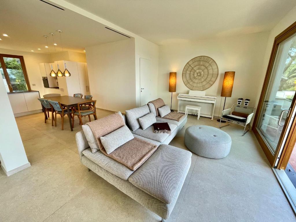Cokkinis villa large garden overlooking the sea 3 private parking with private recharge electric car photo 4