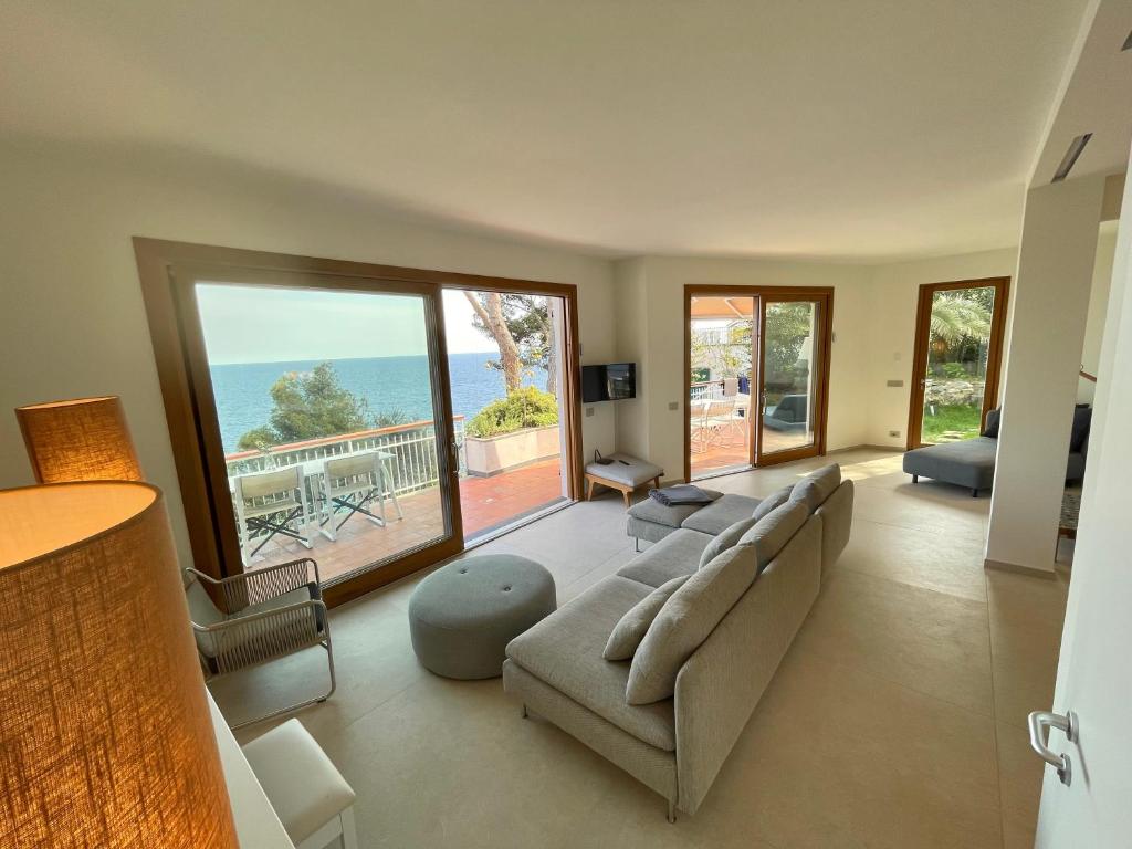 Cokkinis villa large garden overlooking the sea 3 private parking with private recharge electric car photo 3