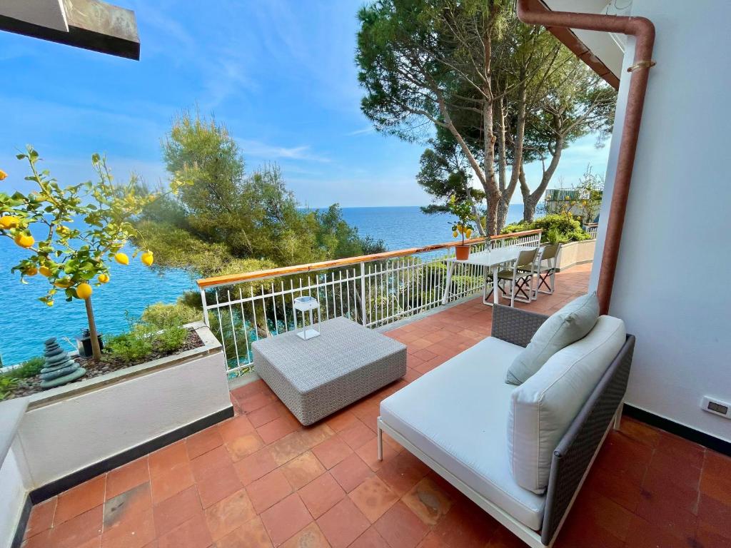 Cokkinis villa large garden overlooking the sea 3 private parking with private recharge electric car photo 1