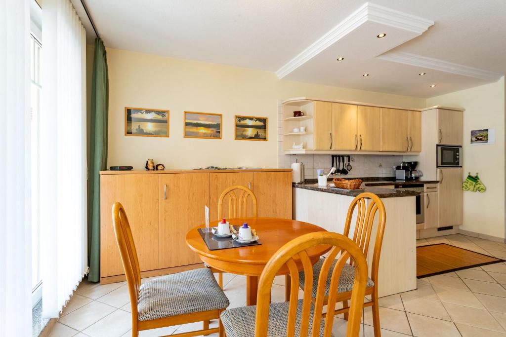 Ferienwohnung Ursula in der Villa zum Kronprinzen direkt gegenüber der Saarow Therme photo 3