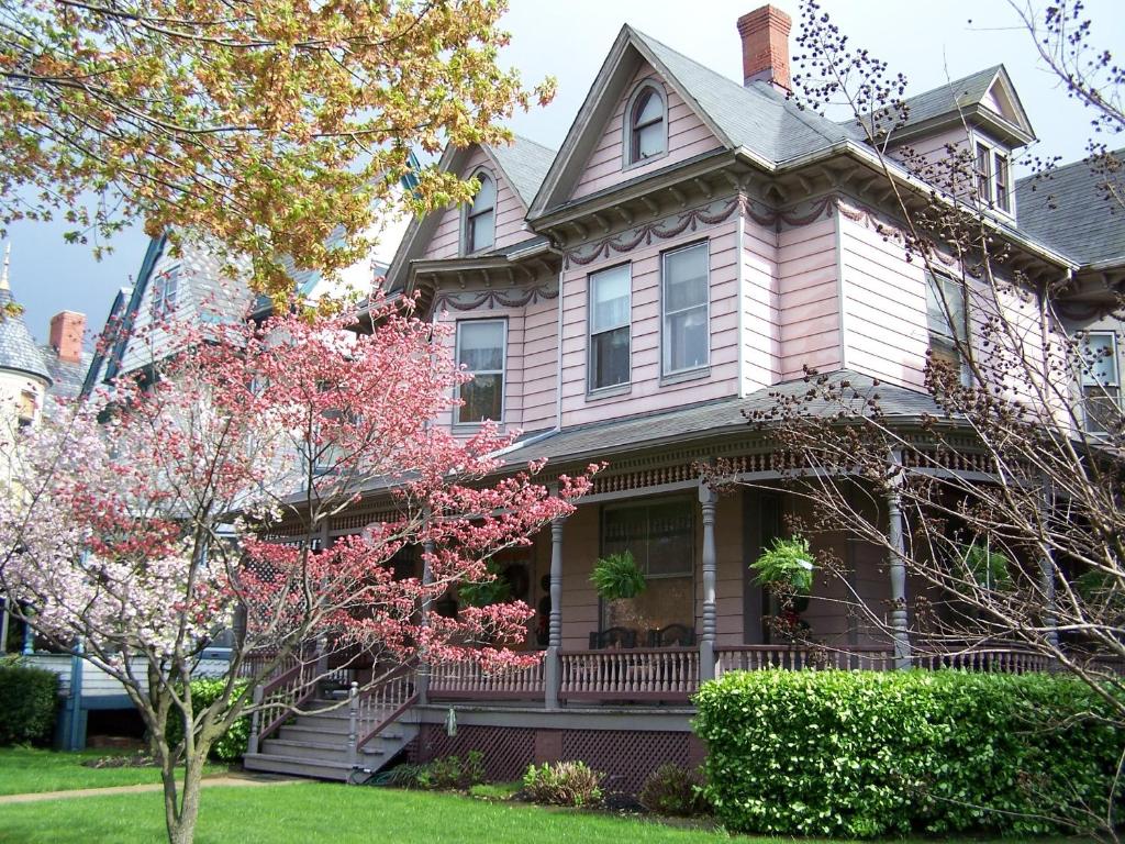 Hollerstown Hill Bed and Breakfast image