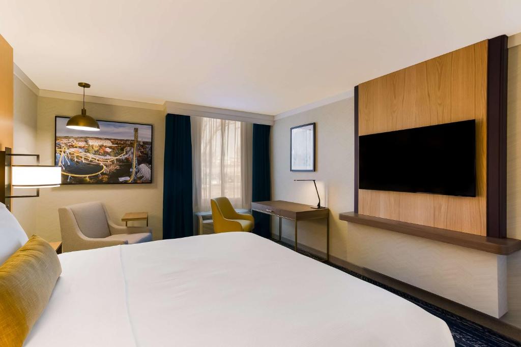 Best Western Premier The Central Hotel & Conference Center - Tap to explore photos