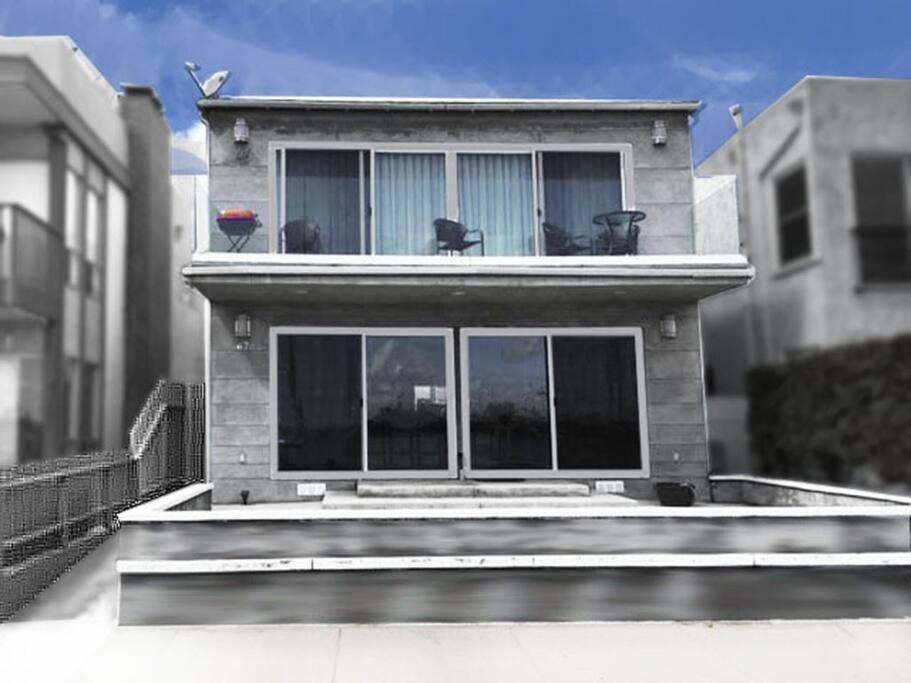Elegant with spectacular view & steps to so much. photo 1