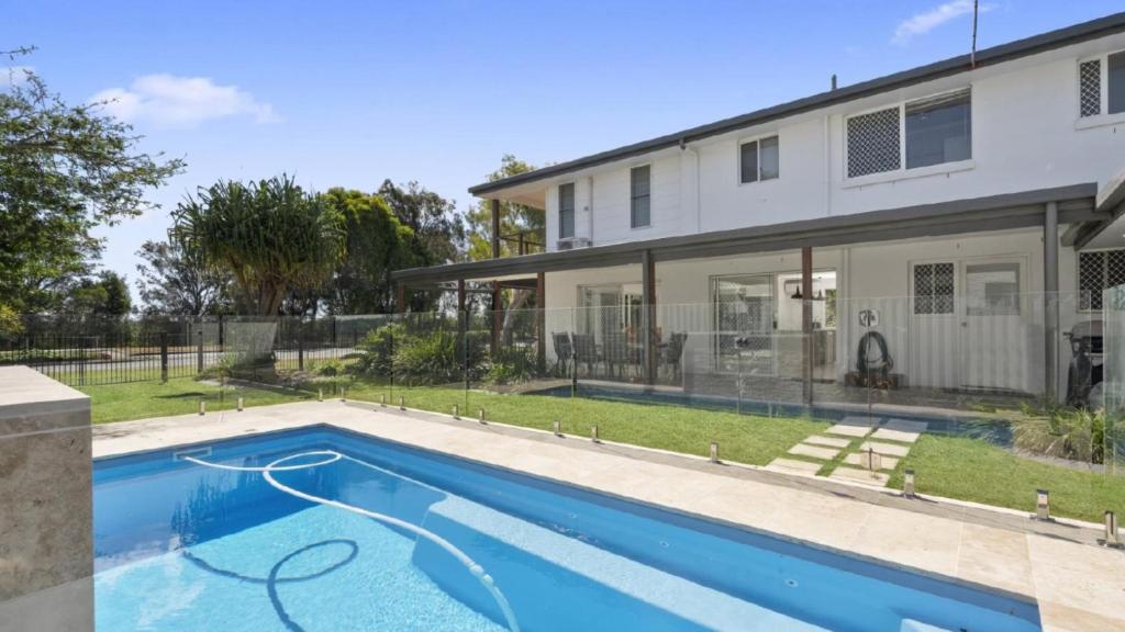 Beachfront Holiday House photo 1