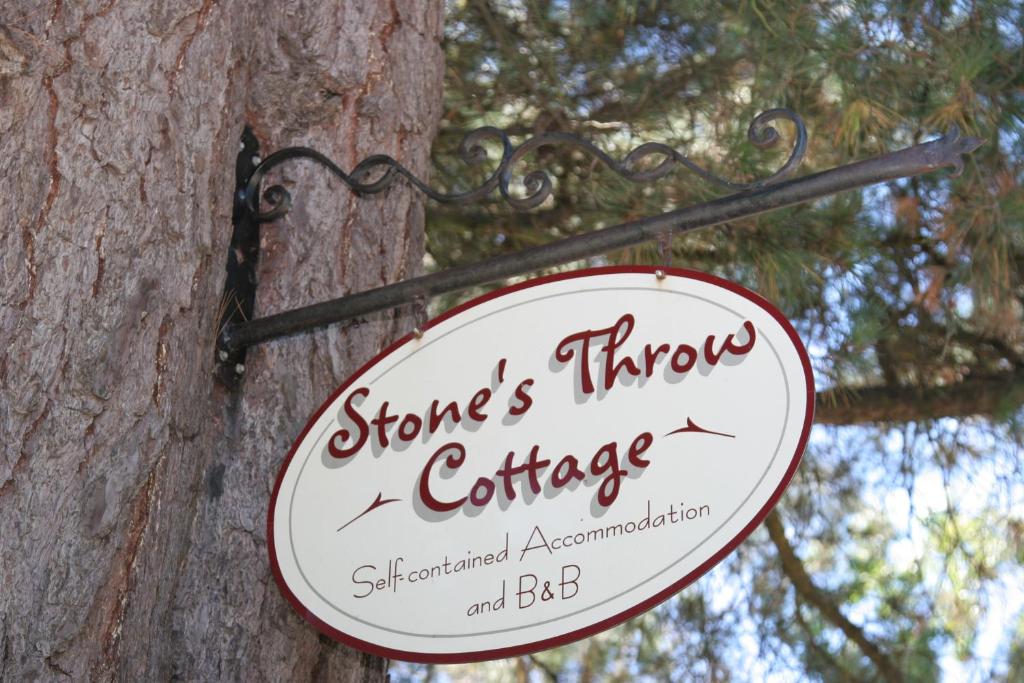 Stone's Throw Cottage Bed and Breakfast photo 1