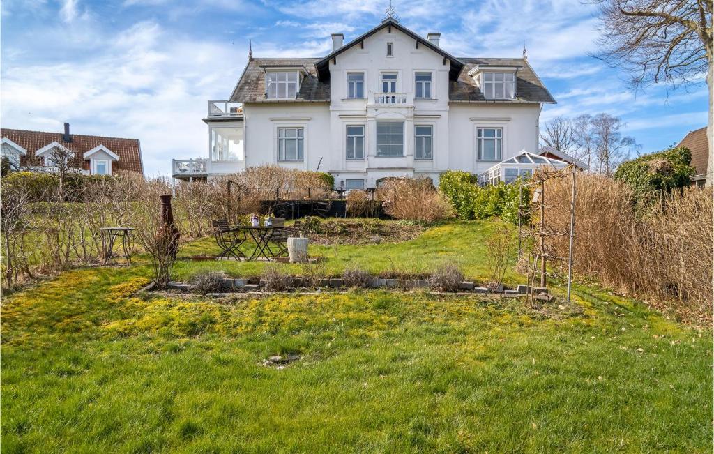Amazing Home In Hellebk With Wifi And 2 Bedrooms photo 1
