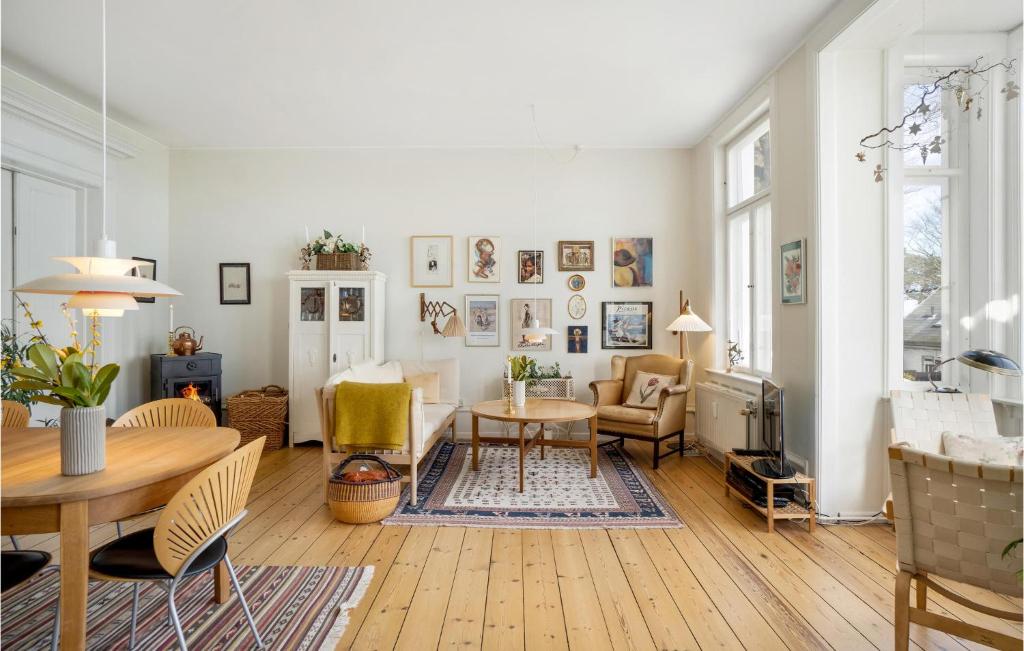 Amazing Home In Hellebk With Wifi And 2 Bedrooms photo 3