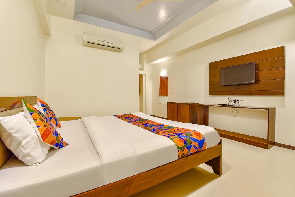 FabHotel Shivam, Karelibagh photo 4