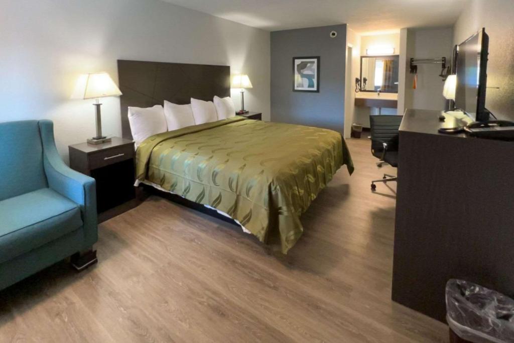 Quality Inn & Suites photo 3