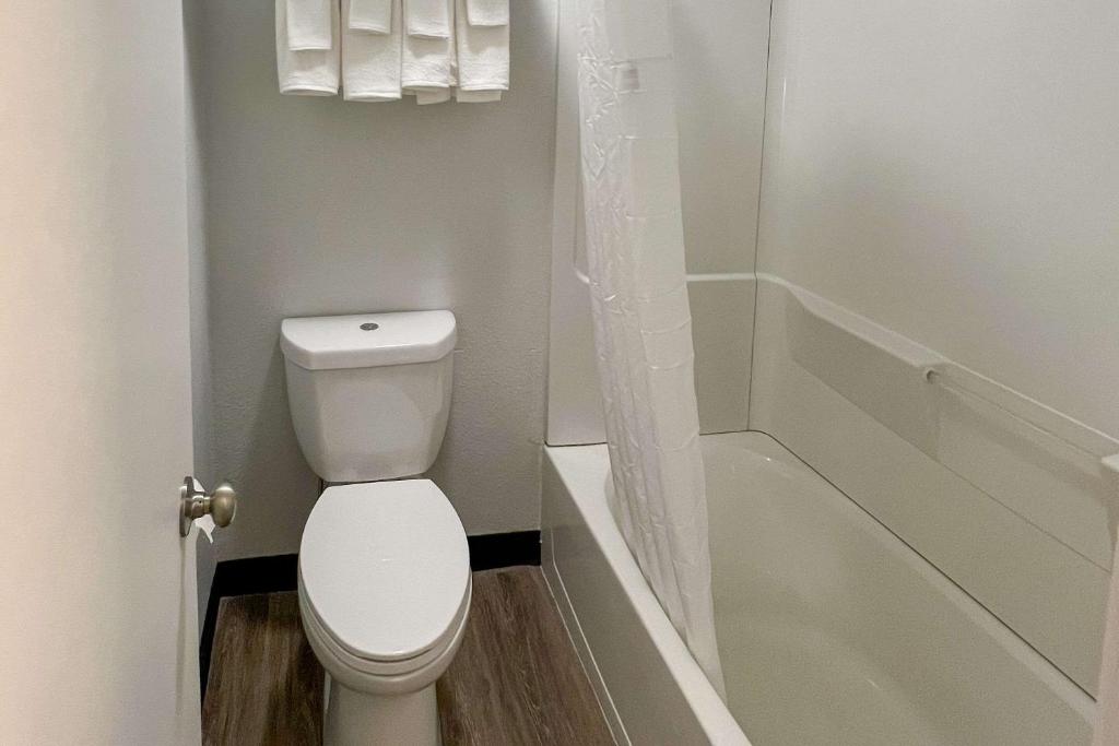 Quality Inn & Suites photo 4