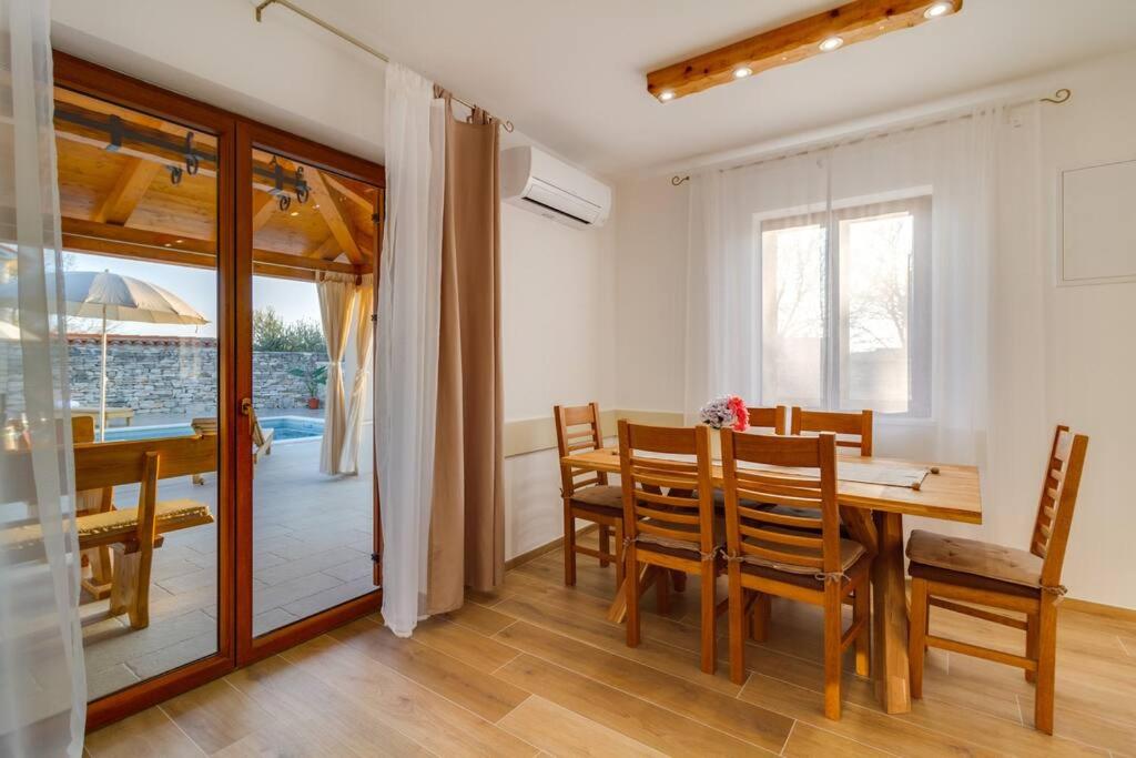 Villa NIMA - Holiday house with private pool photo 3