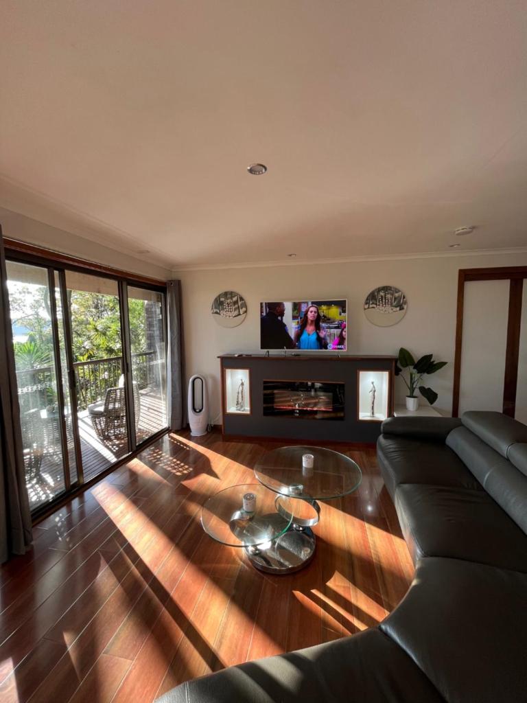 Palm beach Sydney, Modern home with water view photo 3