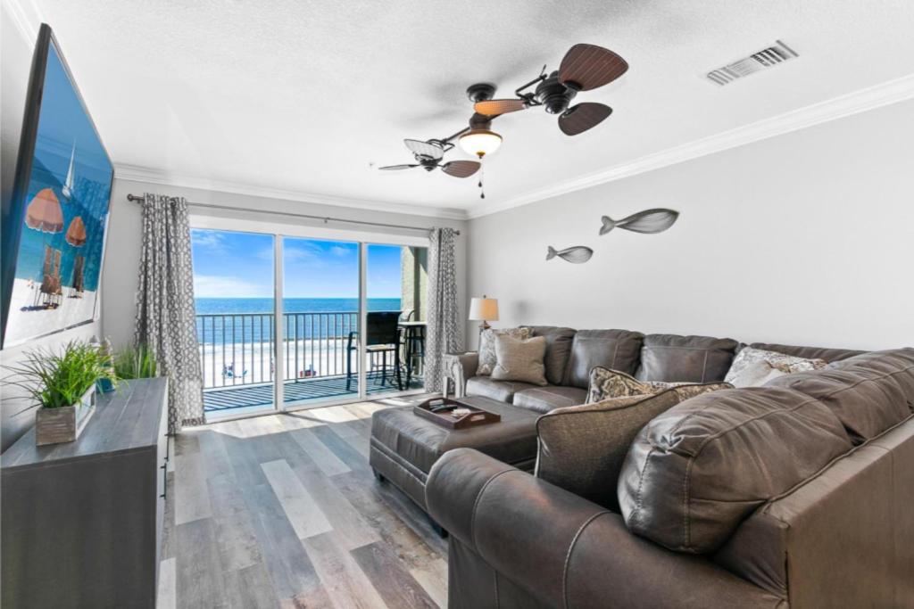 Gorgeous 3 Bedroom Condo In The Perfect Locationseaoats302 image