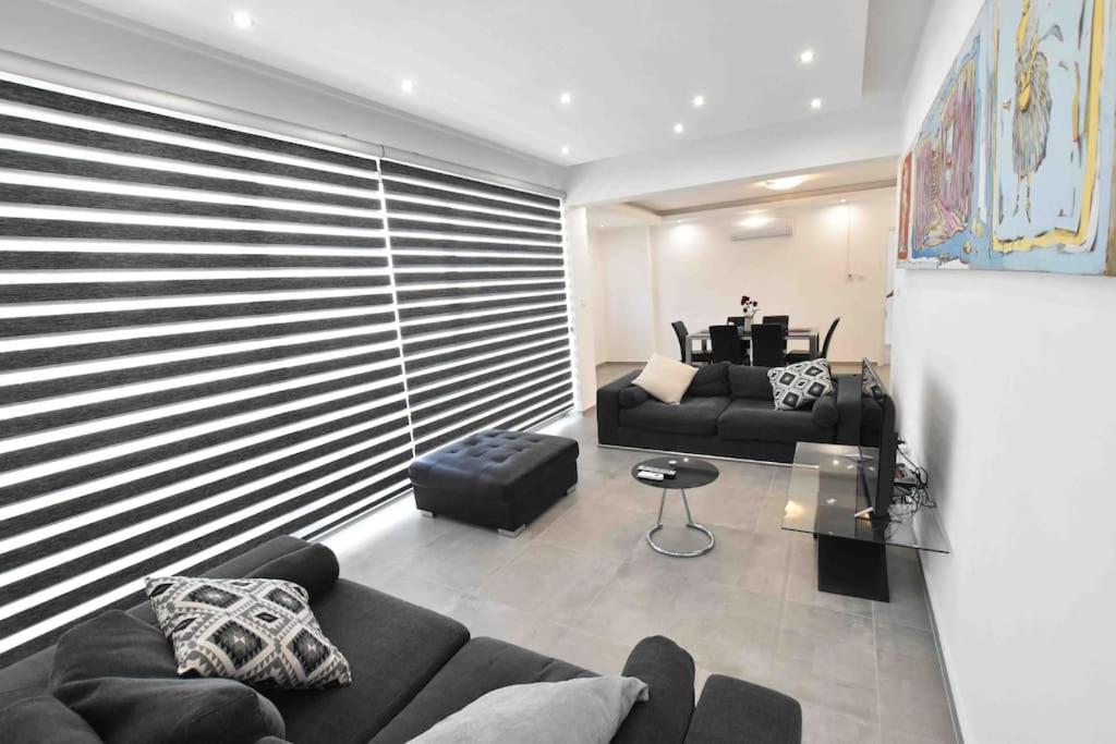 Glabur Stays - The Luxurious 3 BDR - Cozy apt Newly Renovated, Nicosia City photo 2