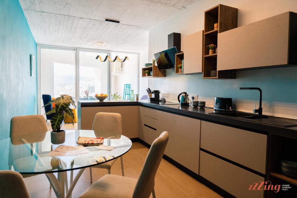 Glamorous Apartment with Panoramic Green Views photo 3