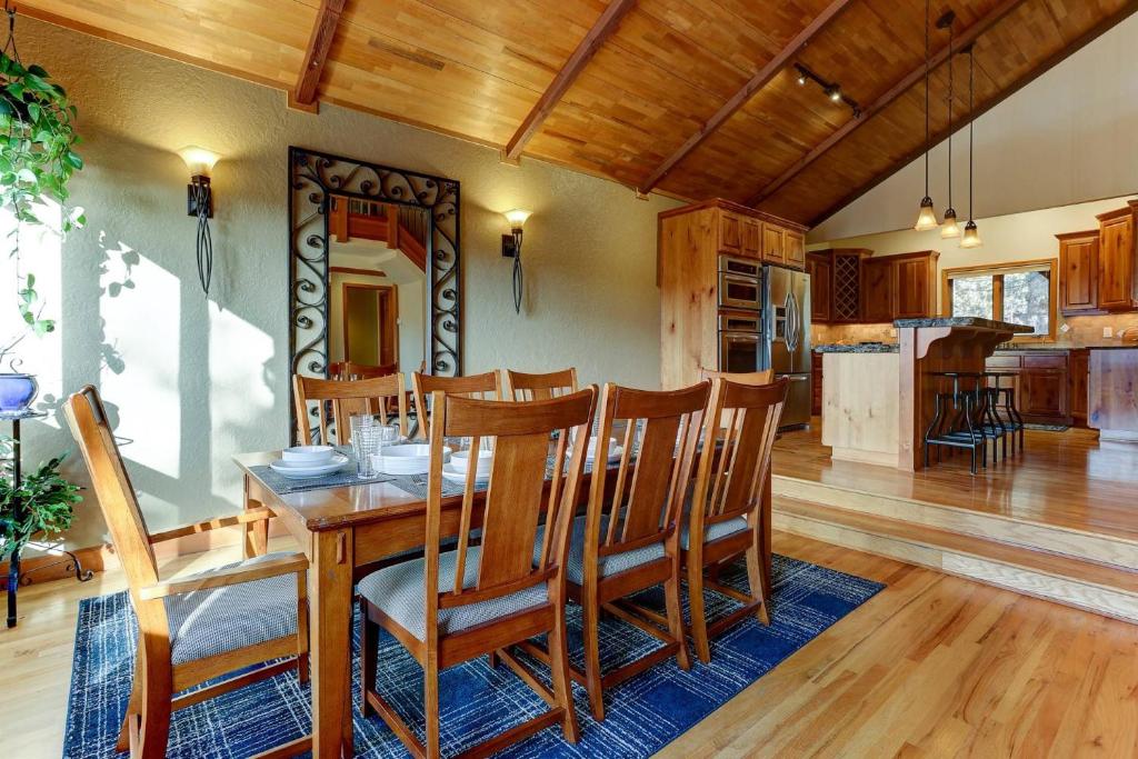 Redmond River Retreat image