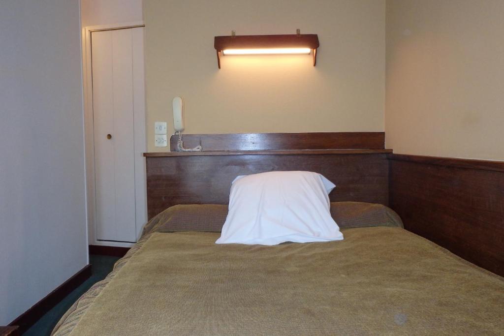 Одноместный (Одноместный номер с ванной комнатой), Hotel Maillot