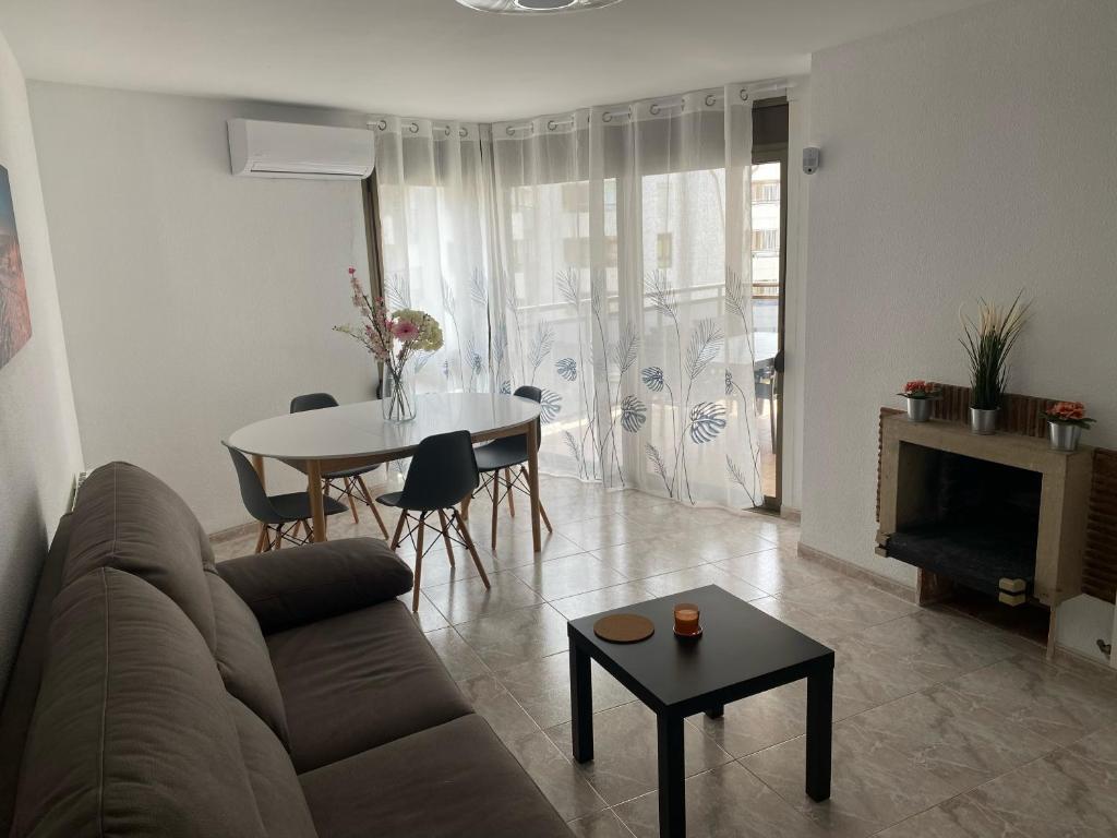 Salou Llevant parking gratuit - Tap to explore photos