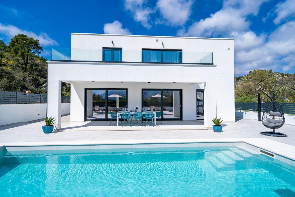 Villa Invigo - Brand New Private Pool Villa photo 1