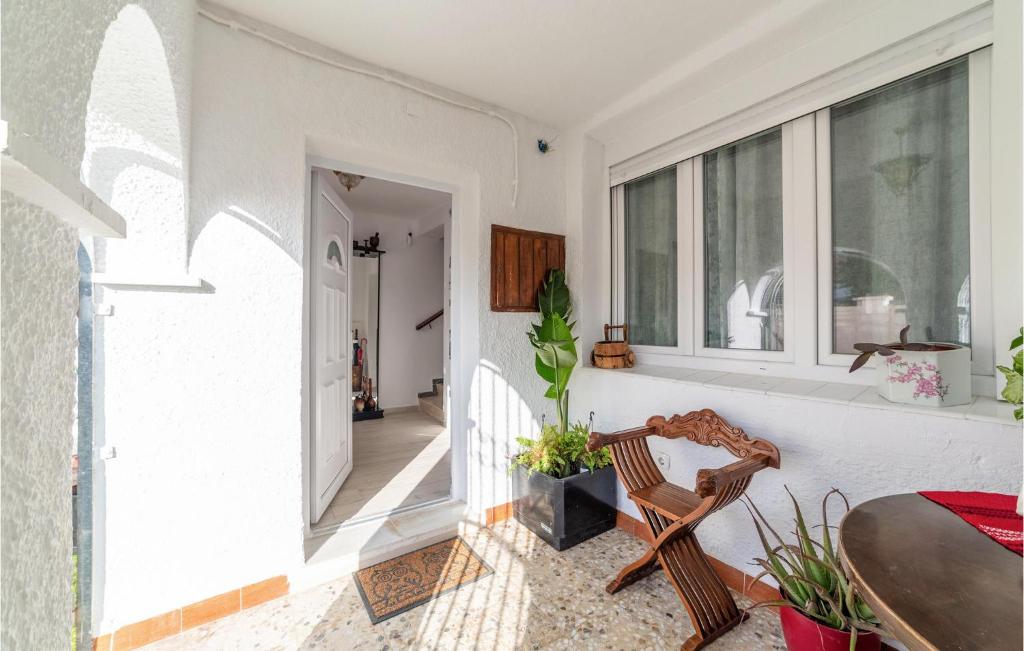Nice Apartment In Miami Platja With Wifi And 4 Bedrooms photo 4