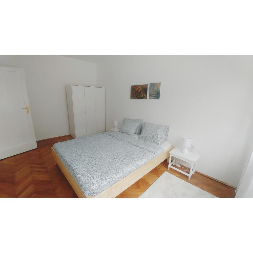 Kennedy apartment