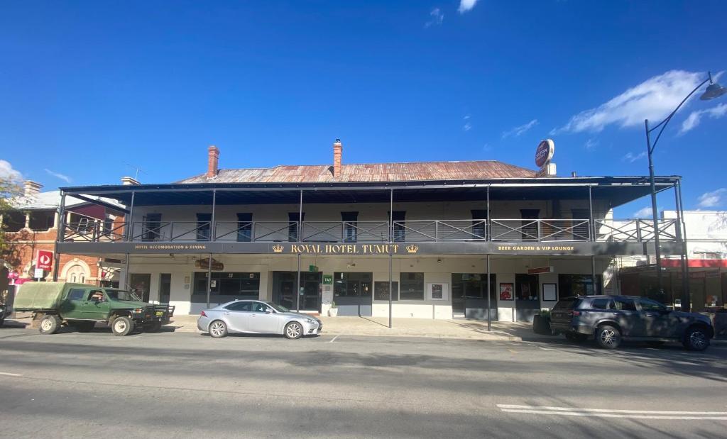Royal Hotel photo 1