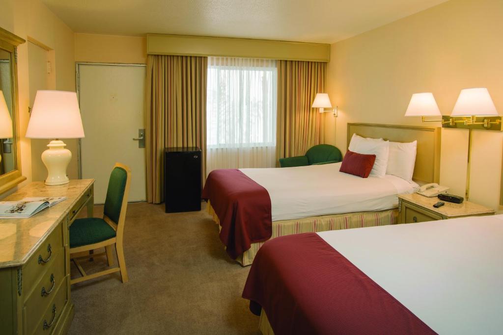 Sandcastle Resort at Lido Beach photo 3