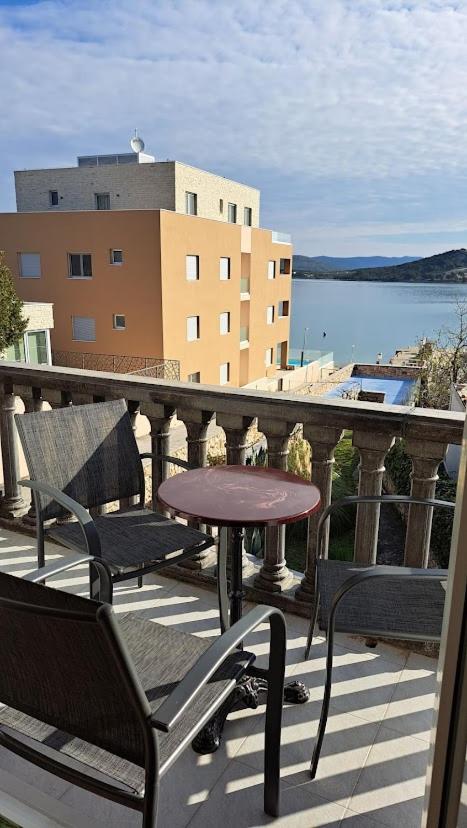 Apartment with a direct view of the sea photo 1