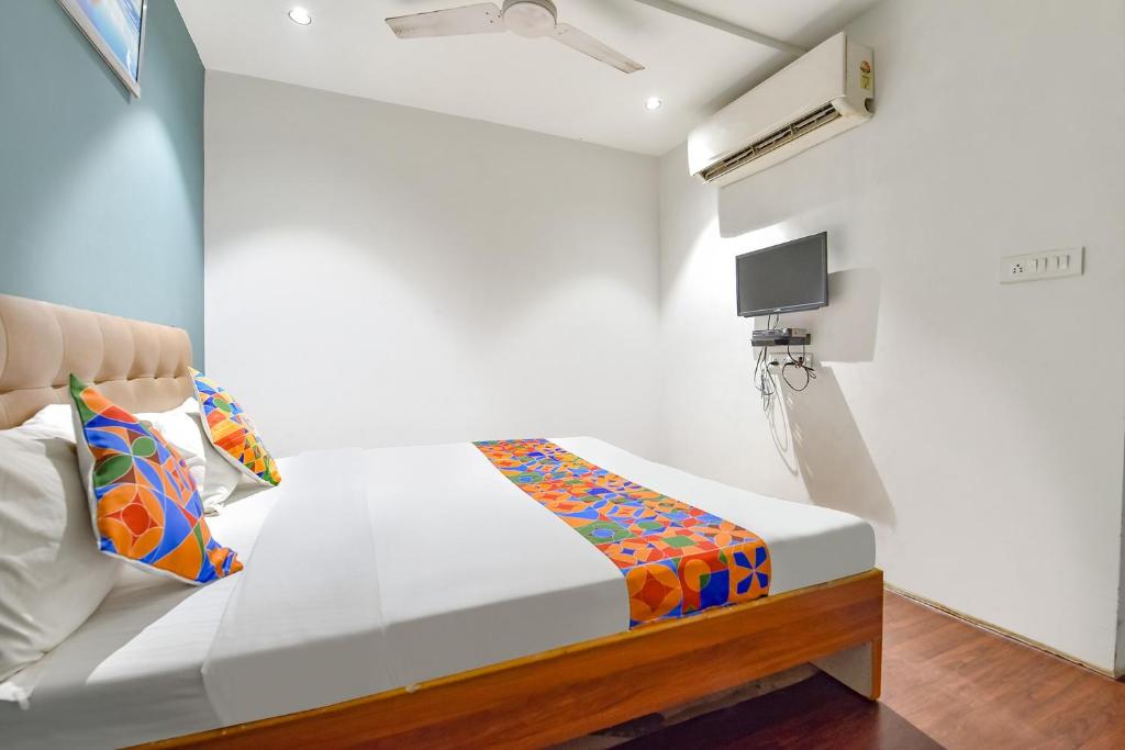 FabHotel Nidhivan, Udhna Junction photo 3