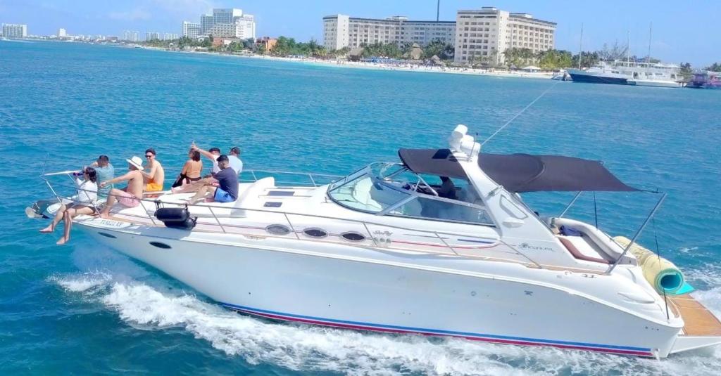 Billionaire Yach Resort - Muelle Marina Puerto Cancun