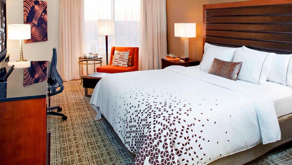 Renaissance St. Louis Airport Hotel photo 1
