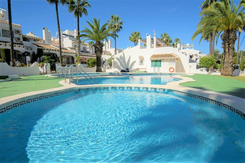 Beautiful 2 Bedroom Bungalow with Communal Pools photo 2