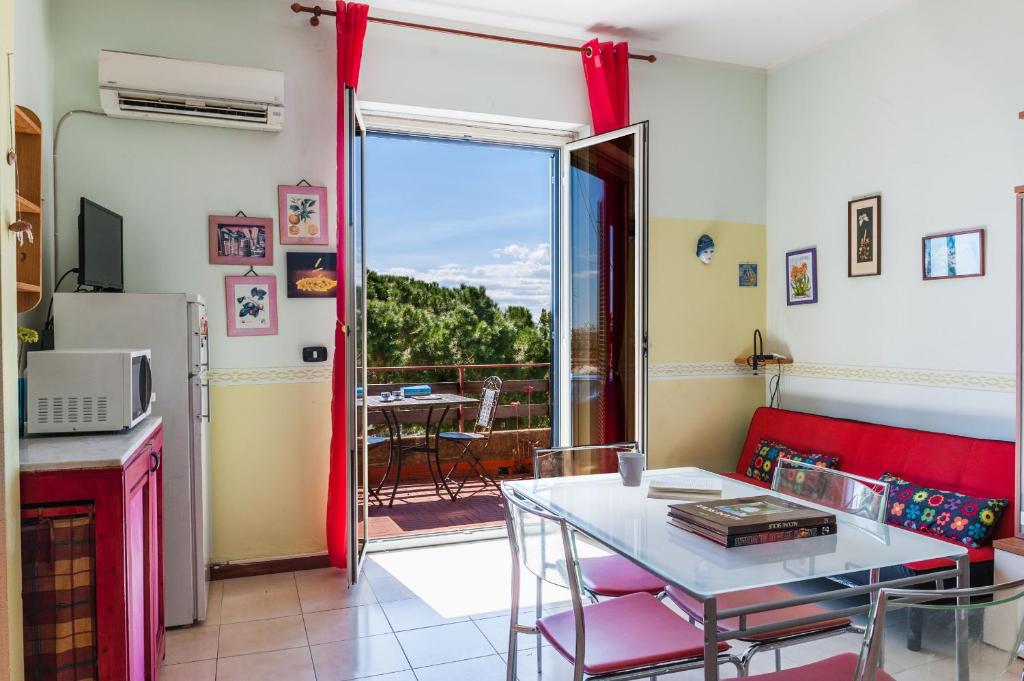 Alice Apartment with Terrace by Wonderful Italy photo 3