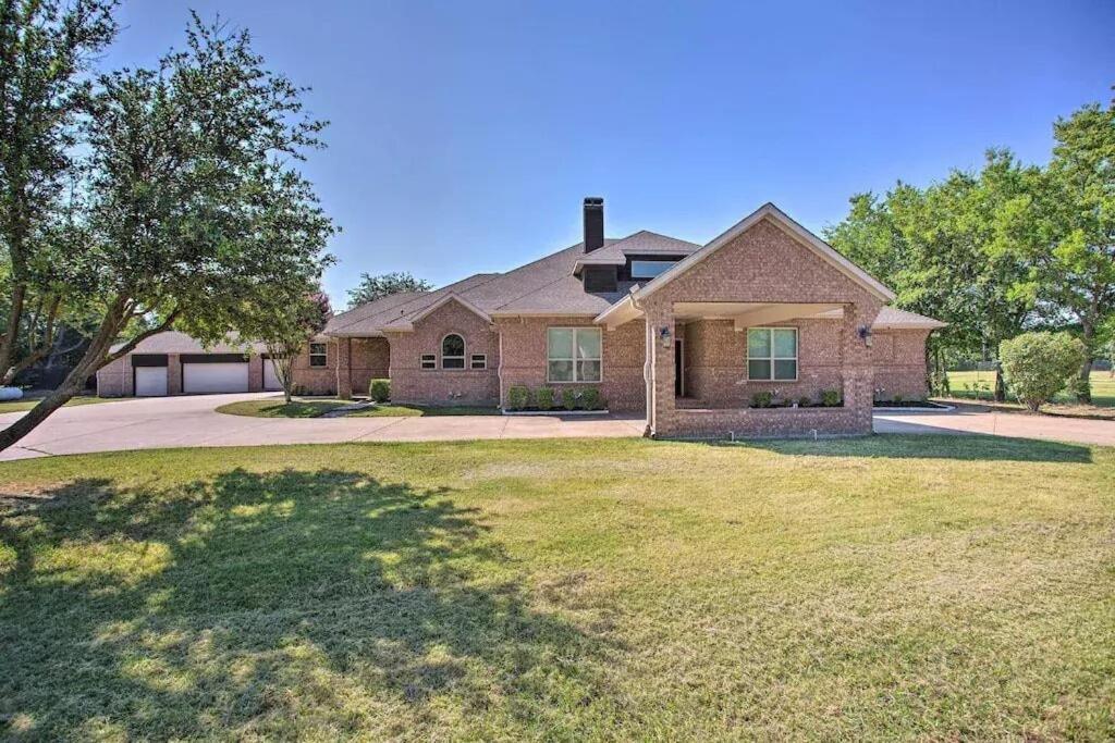 Heated Pool, Pool Table, Hot Tub, Home Theatre, Guest House, Basketball Court, Sleeps-20 photo 4