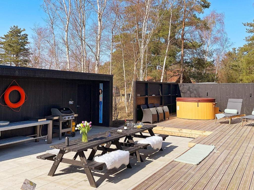9 person holiday home in L s photo 2