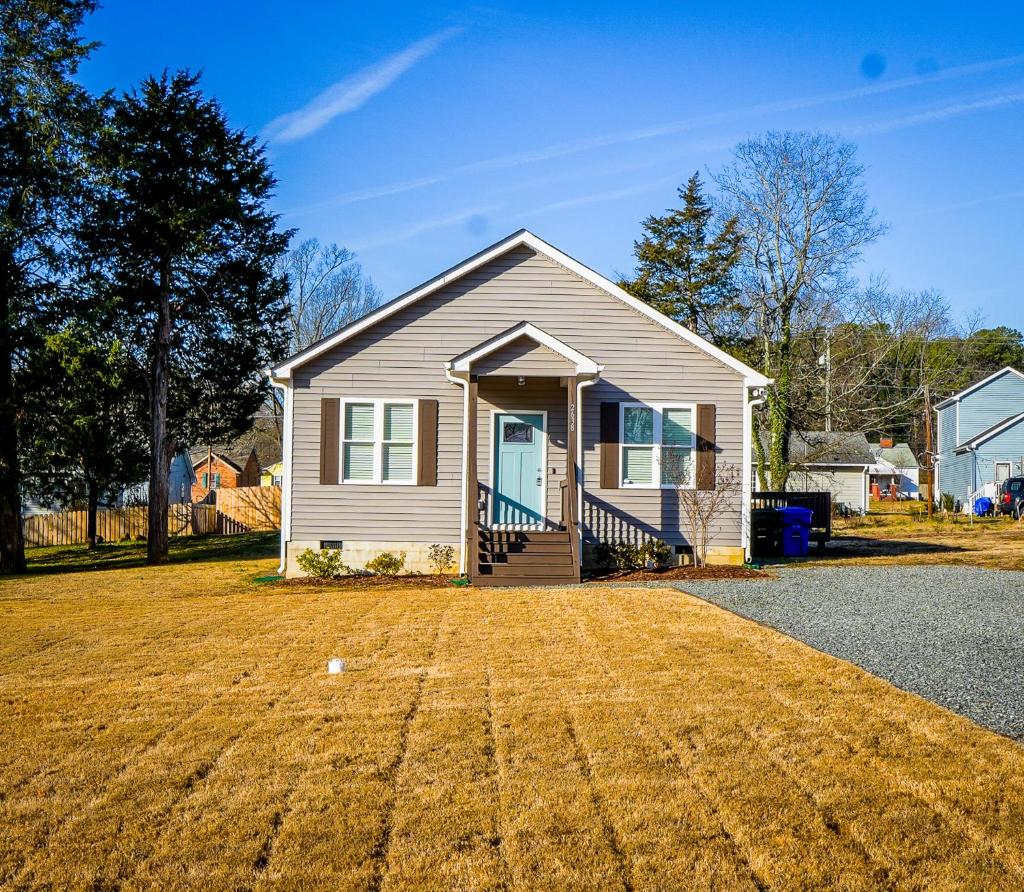 Completely Renovated - The Art Deco Retreat image