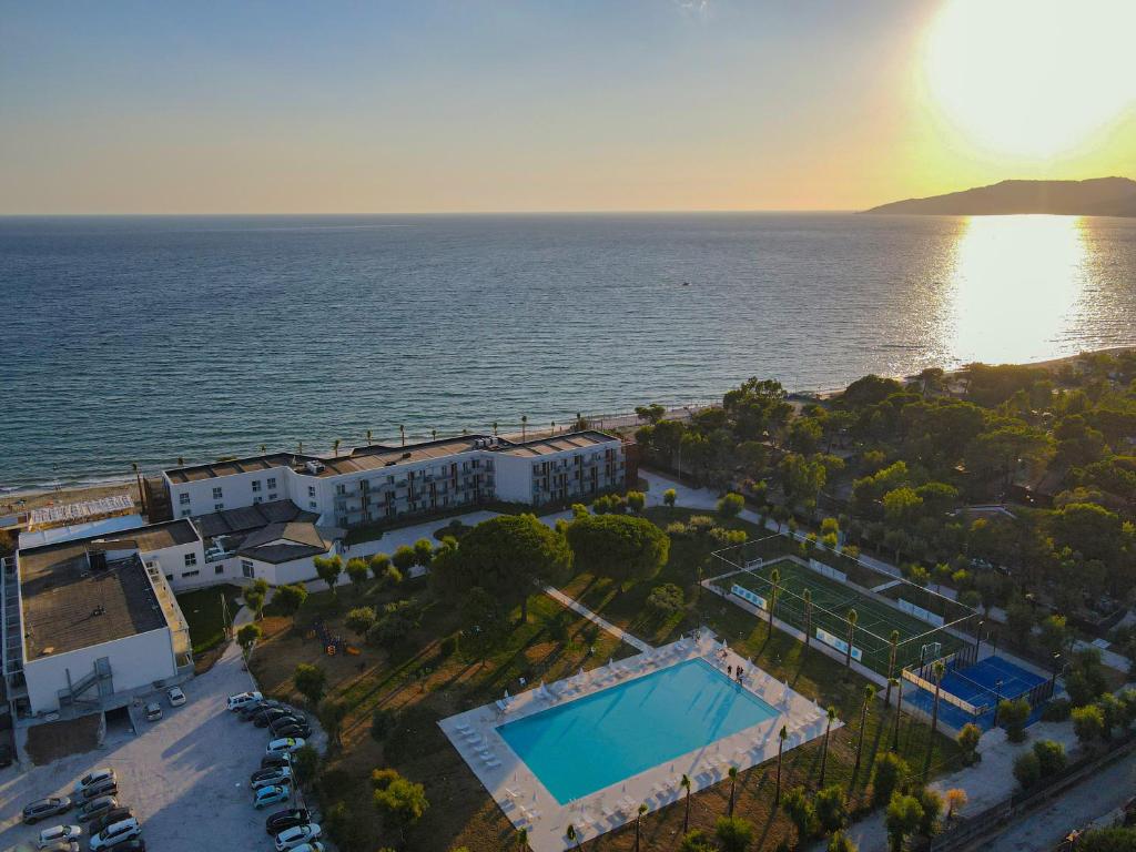 Eleamare Resort photo 1