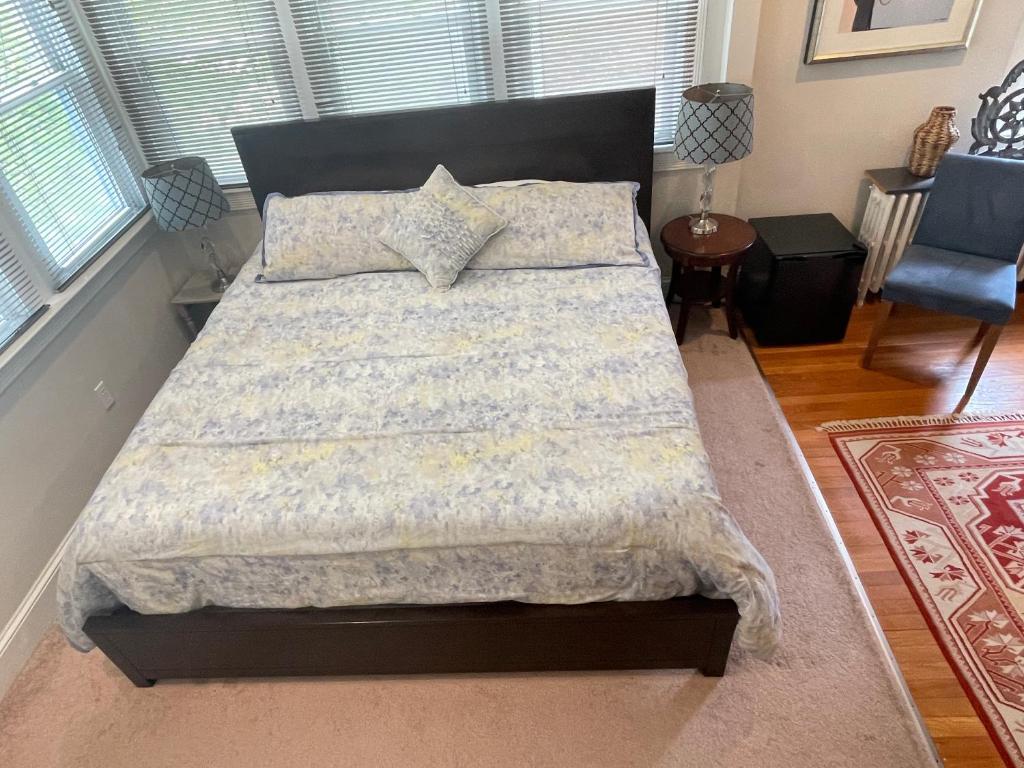Deluxe King Master Suite image