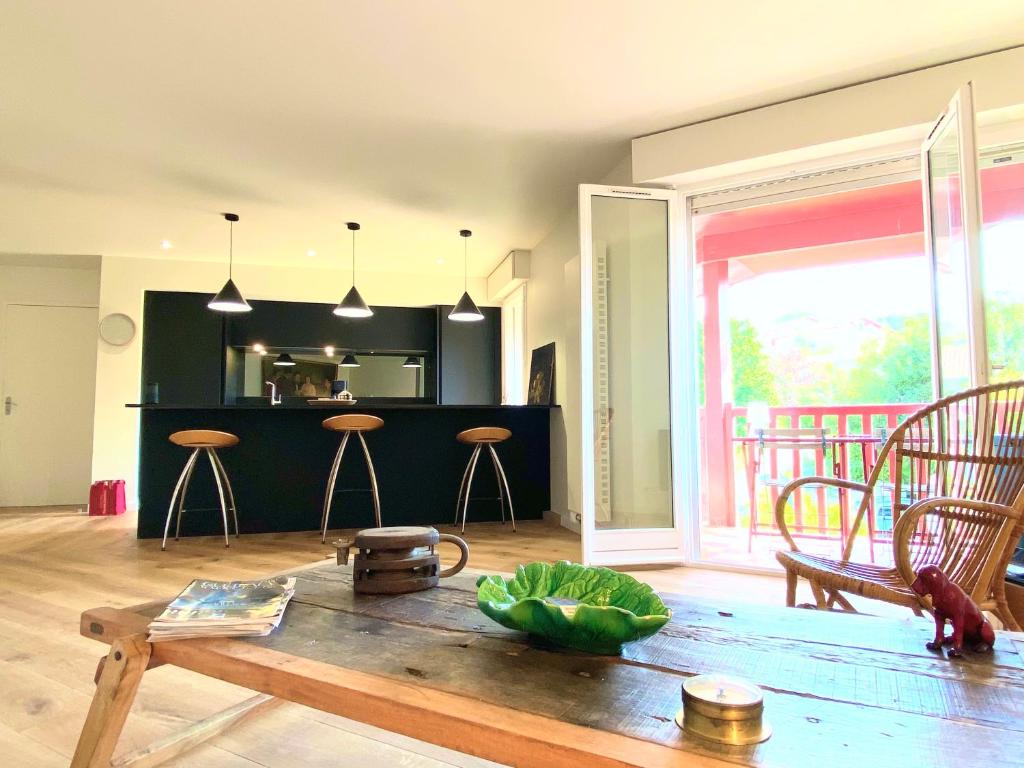 Guethary superbe appartement centre proche plage photo 1