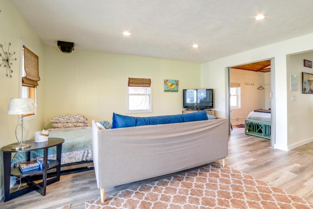Homey Lakefront Escape with Boat Dock, Fire Pit photo 3