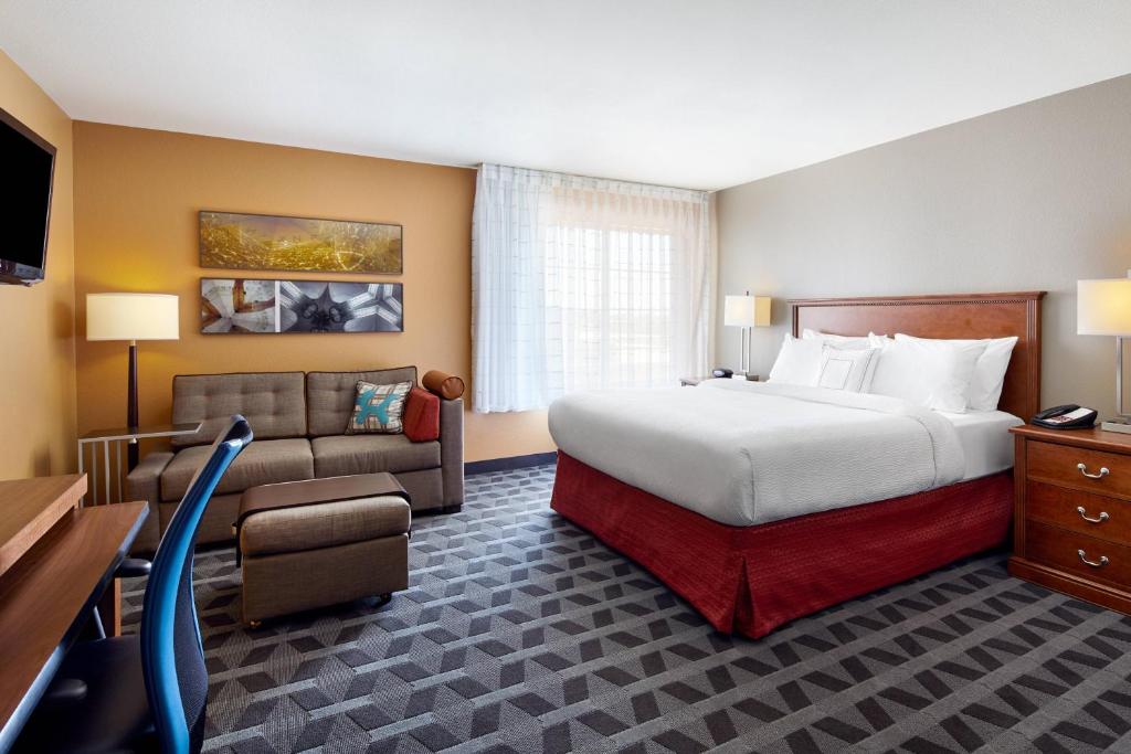 TownePlace Suites Midland image