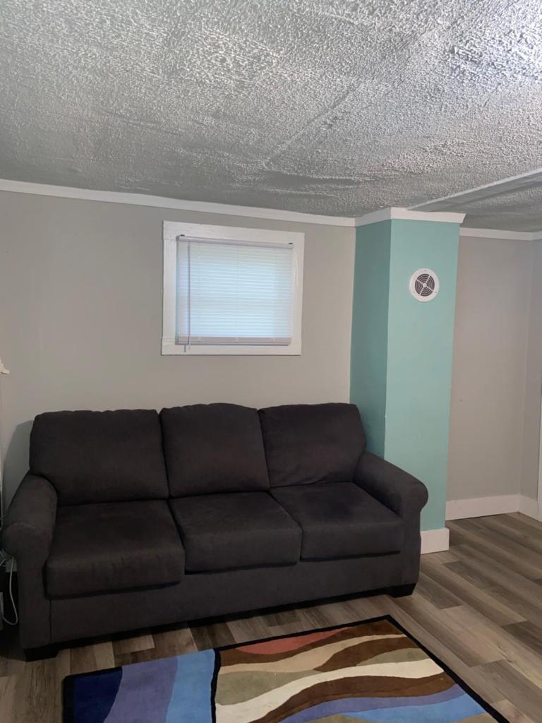 Cute 1 Bdrm House that sleeps 3 photo 2