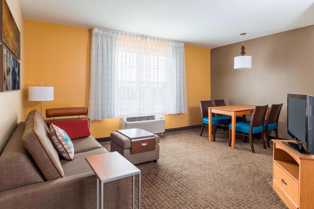 TownePlace Suites By Marriott Phoenix North image