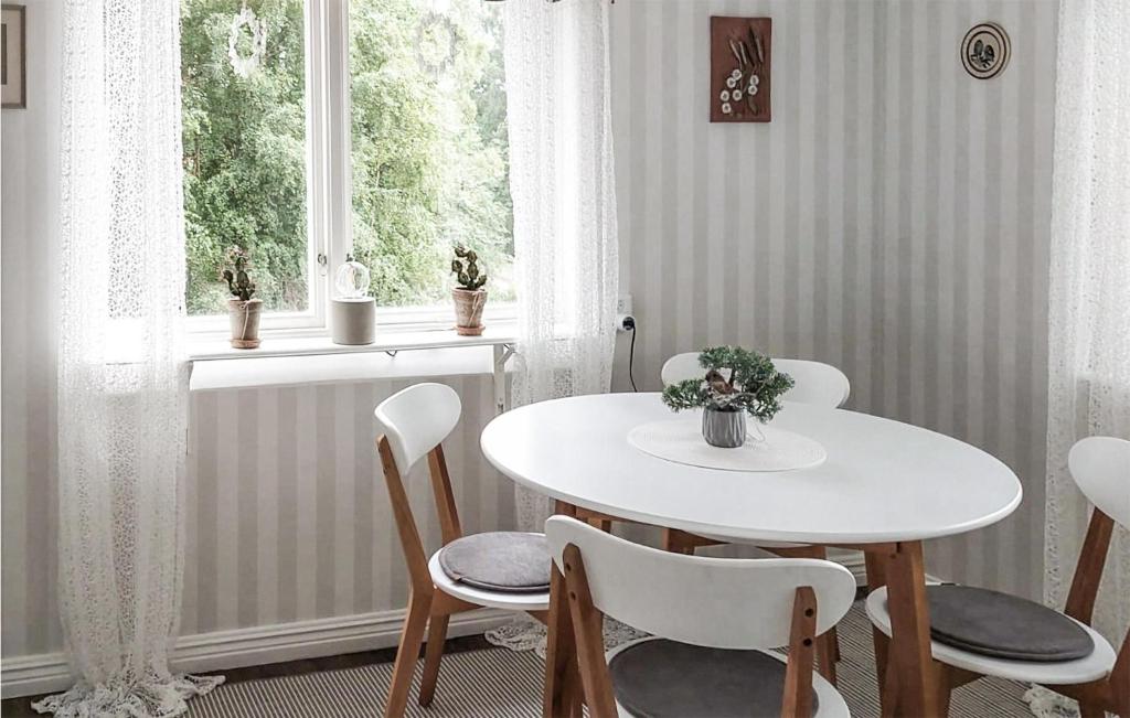 Amazing Home In Sunnemo With Wifi And 2 Bedrooms photo 3