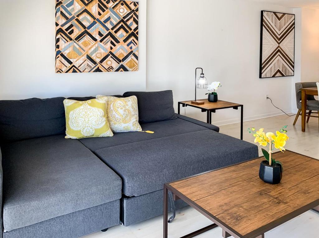 Star Stay Miami Orange Brickell image
